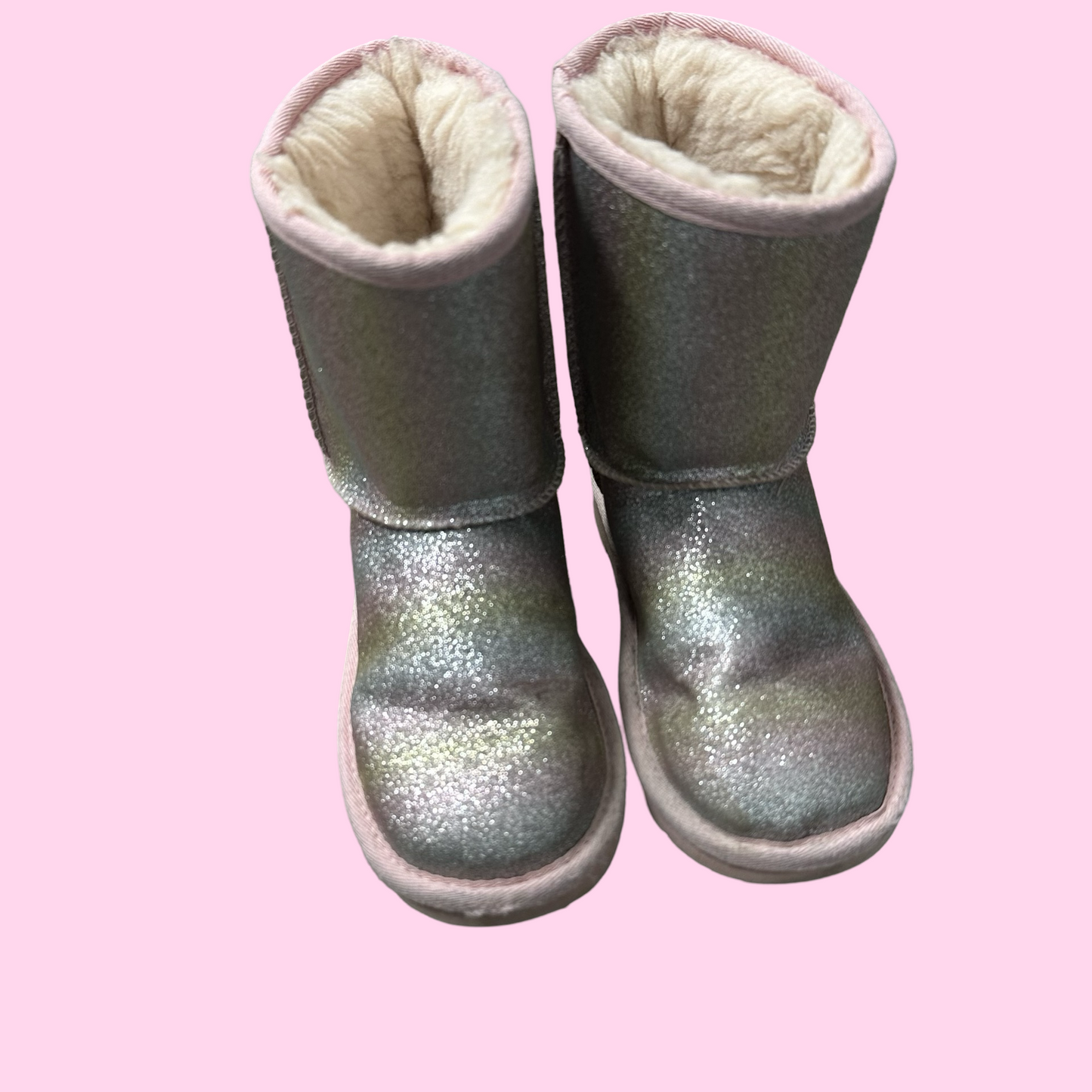 UGGS, 13