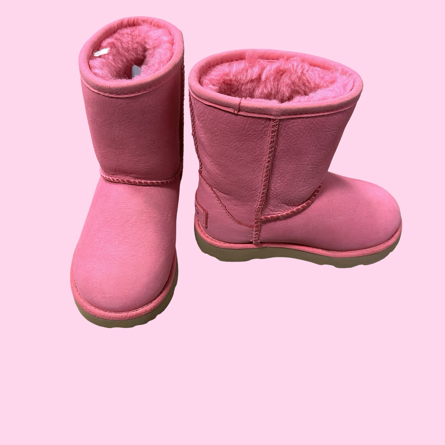 UGGS, 9