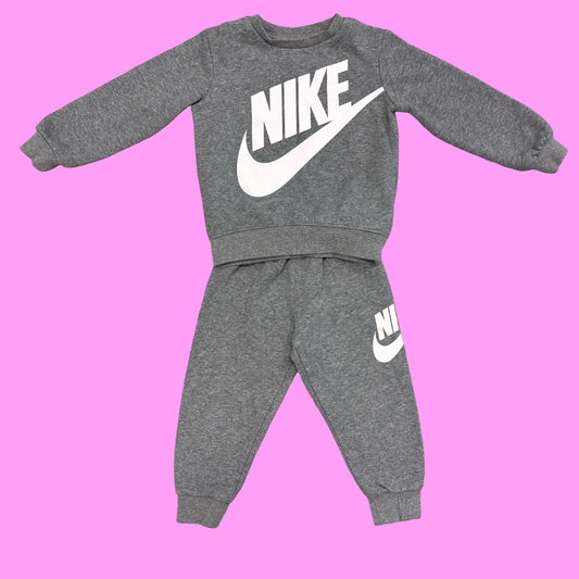 Nike  Grey sweat set, 3T