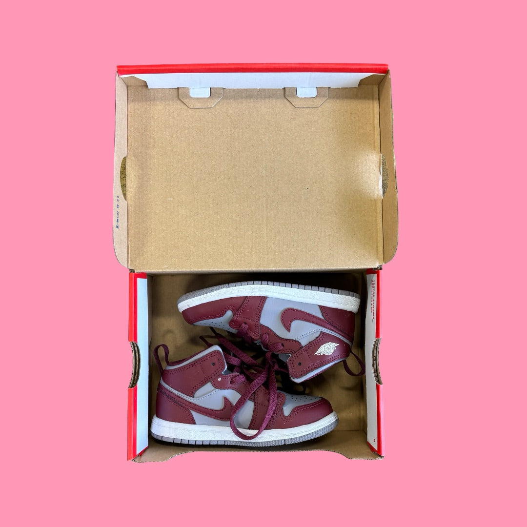 Nike little kid new in box, 9