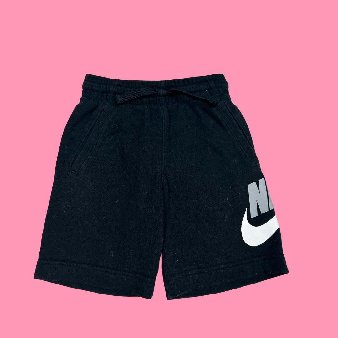 Nike shorts, 5y